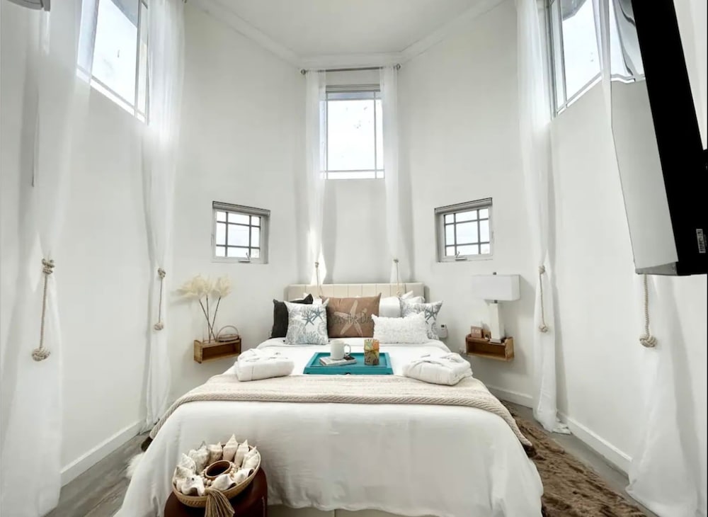 Luxury apartment on the beach nassau