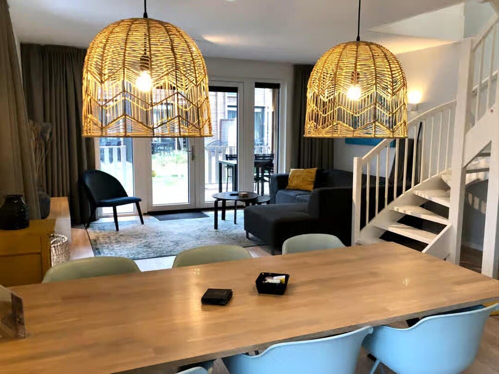 Beautiful Lodge for 5-person Near the Beach