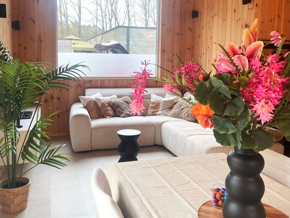 Zutendaal Forest Retreat
