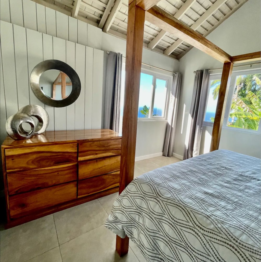 Luxury villa in Montego Bay Jamaica view 4