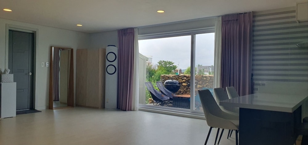 Incheon Vacations - Ganghwado Mare Seawater Poolvilla - Property Image 3