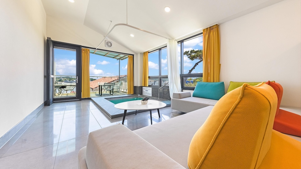 Incheon Vacations - Ganghwado Mare Seawater Poolvilla - Property Image 44