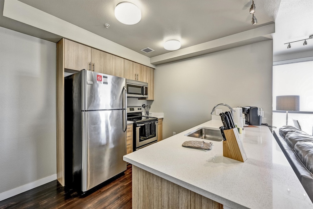 Global Luxury Suites at Woodbury