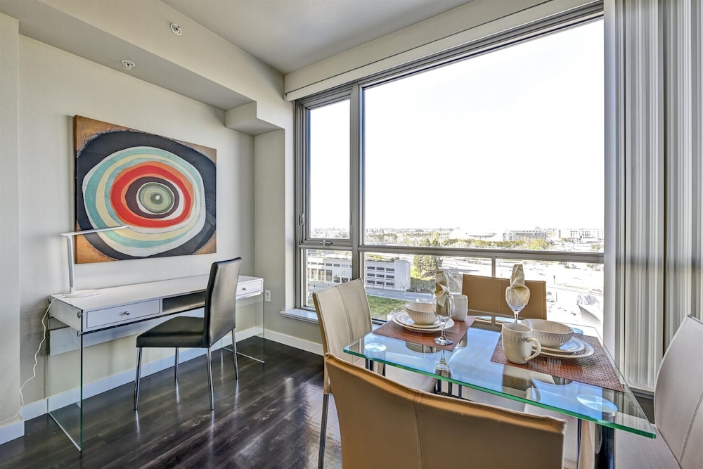 Global Luxury Suites at Woodbury