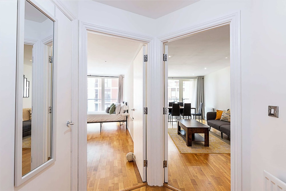 Bright Battersea Apartment