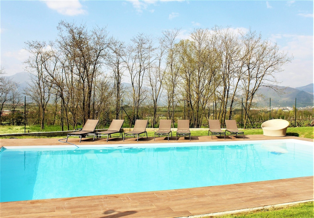 Apartment in Iseo With Pool