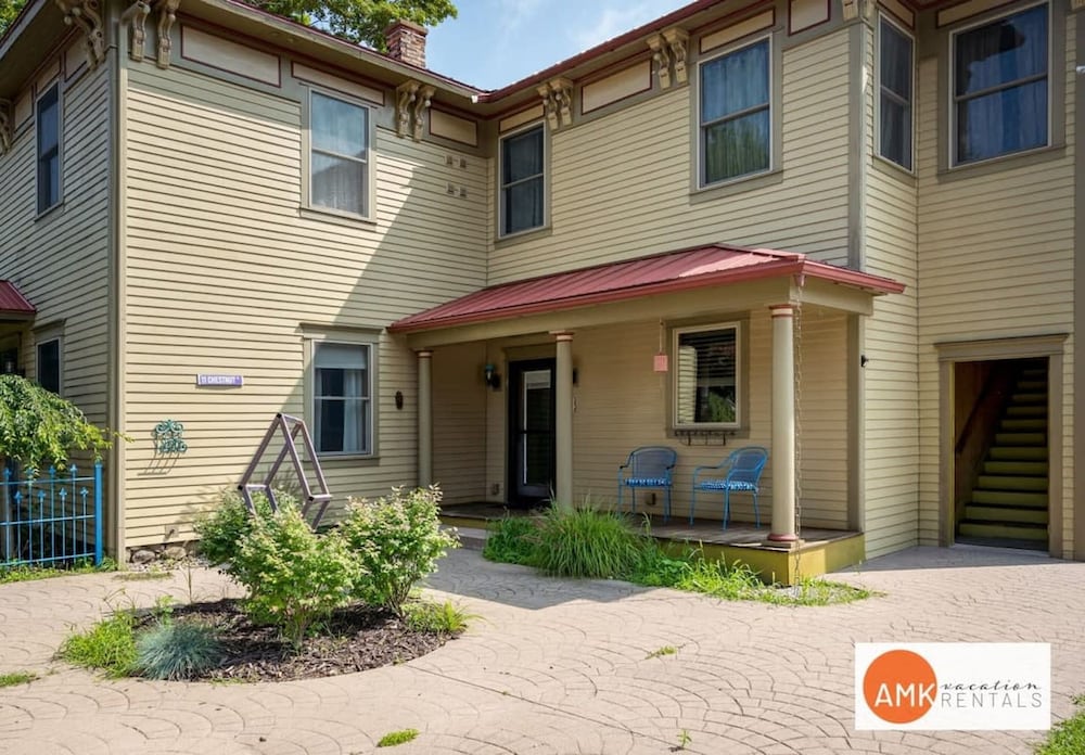 Lake Life Getaway - Condo Near Downtown