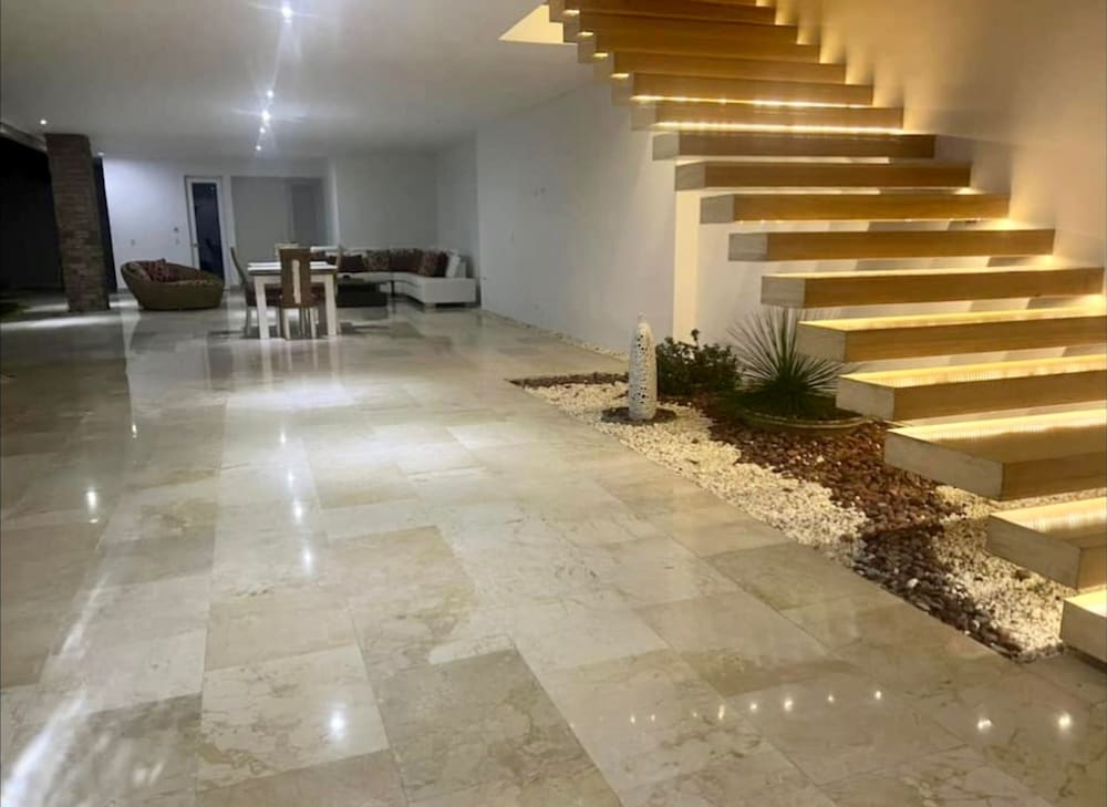 Villa Campestre con Piscina en Cali view 5