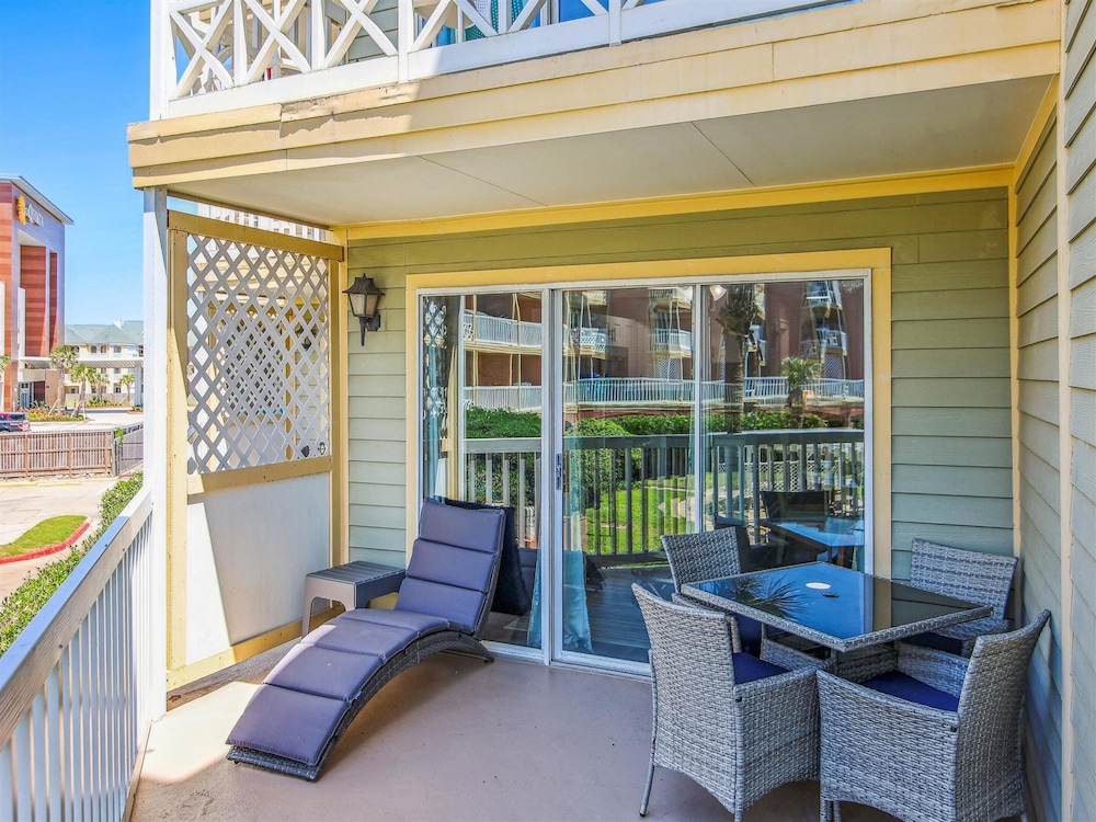 The Victorian by Ryson Vacation Rentals