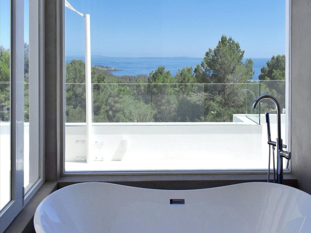 Magnificent Villa With Heated Pool