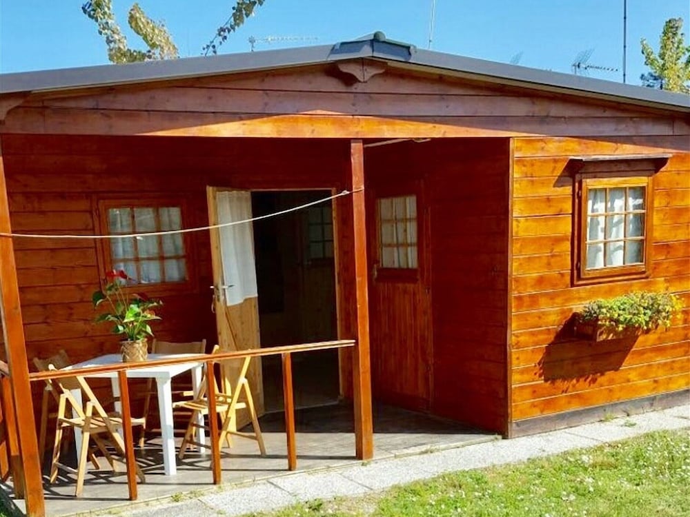 Wooden Chalet with Terrace near Sea photo 4