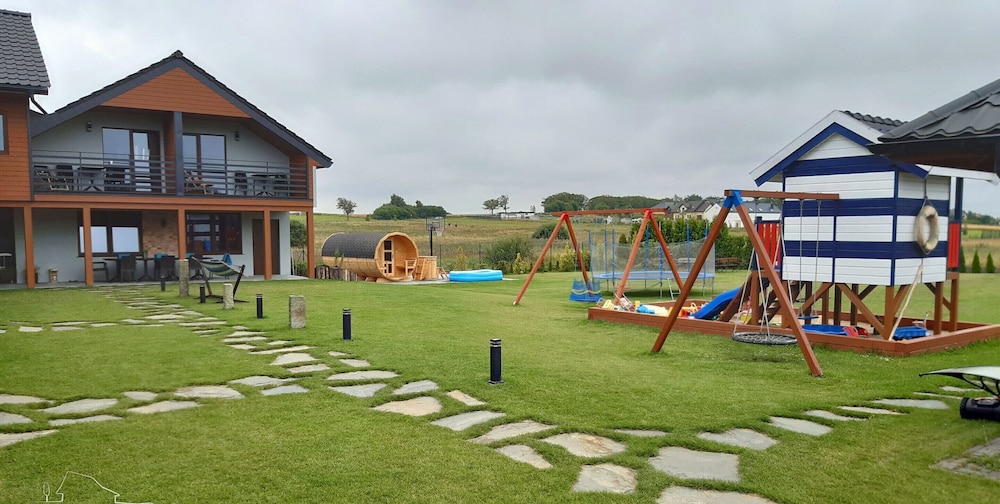 Holiday Home With Garden, Sauna, Jacuzzi