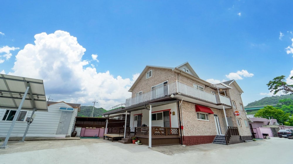 Samcheok Dasarang Pension view 3
