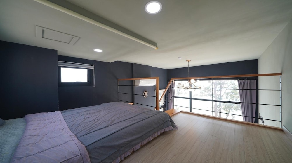 Yeosu Sea&blue Family Pension