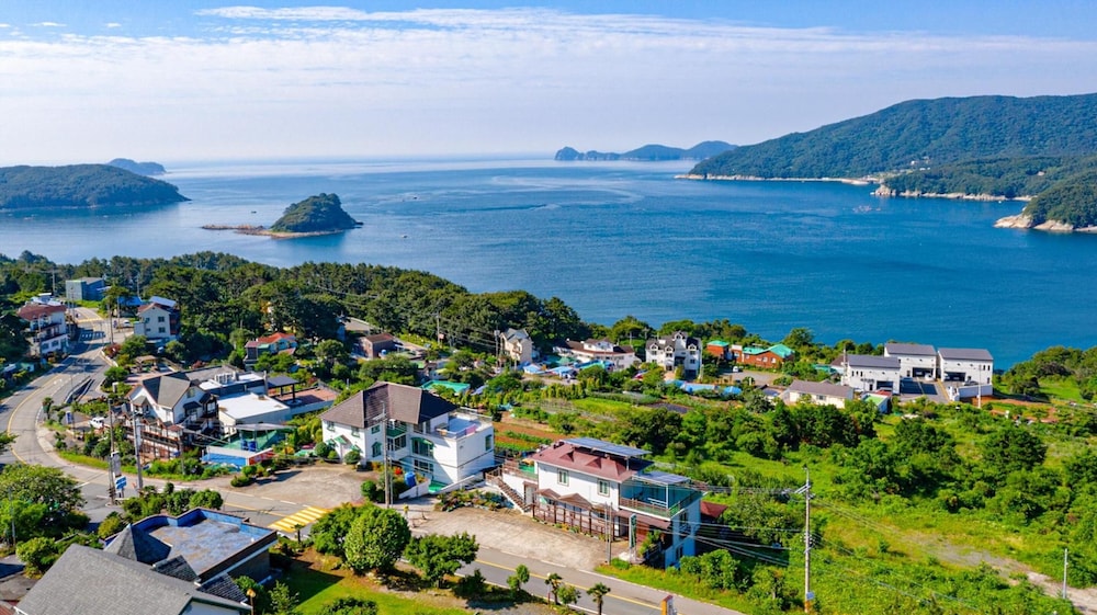 Geoje Mangyang Pension view 2