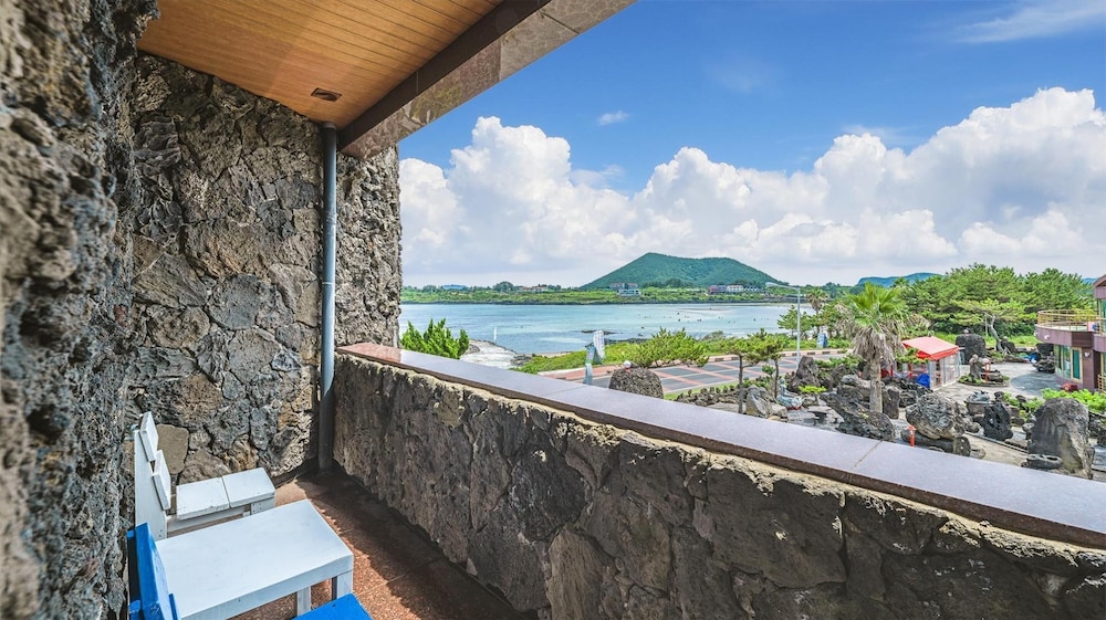 Jeju Padosoriminbak Pension view 3
