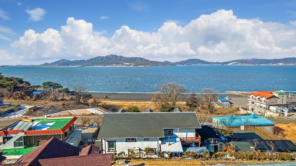 Ganghwa Badabit Pension view 5