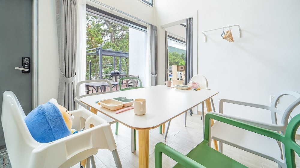 Yeosu Sea&blue Family Pension