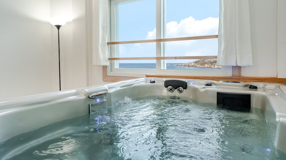 Pohang In The Blue Spa Pension