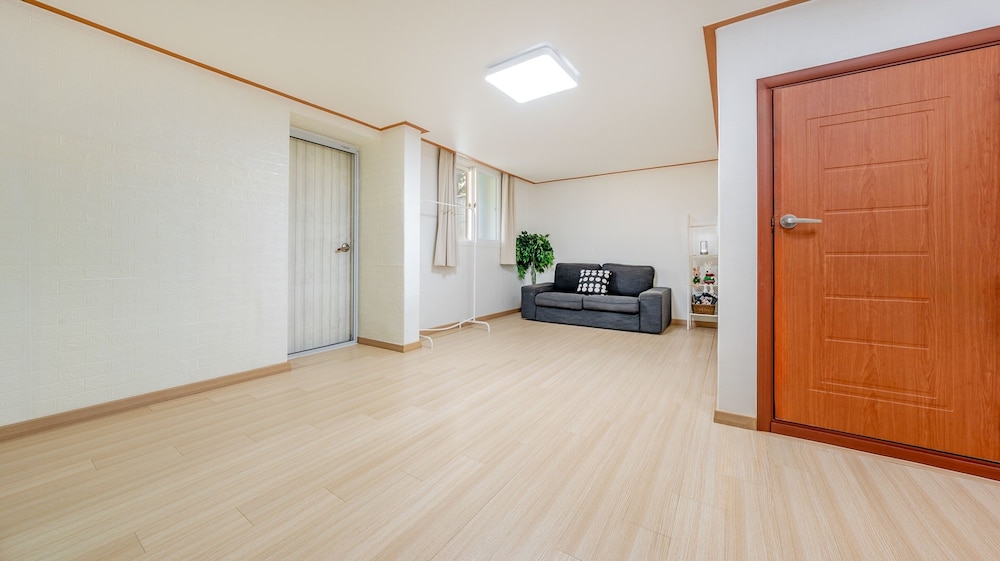 Gapyeong Noksu Valley Pet Group Pension