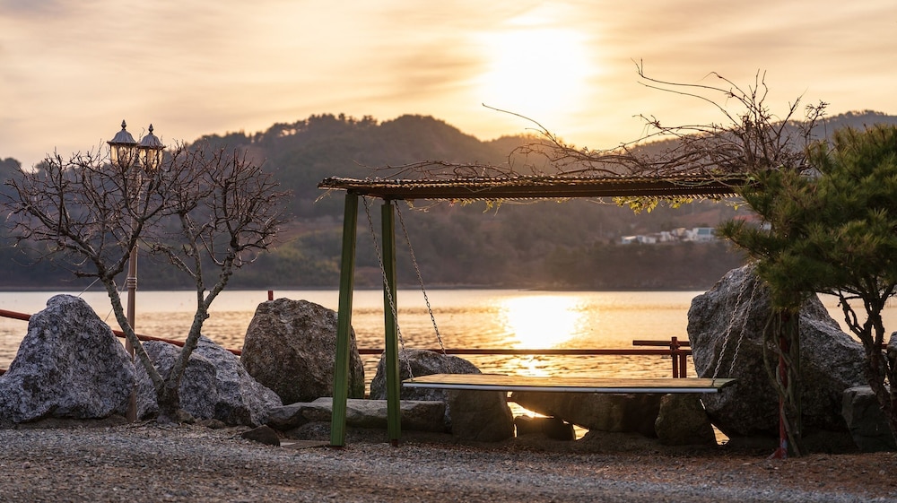 Namhae Bada Yanolja Pension