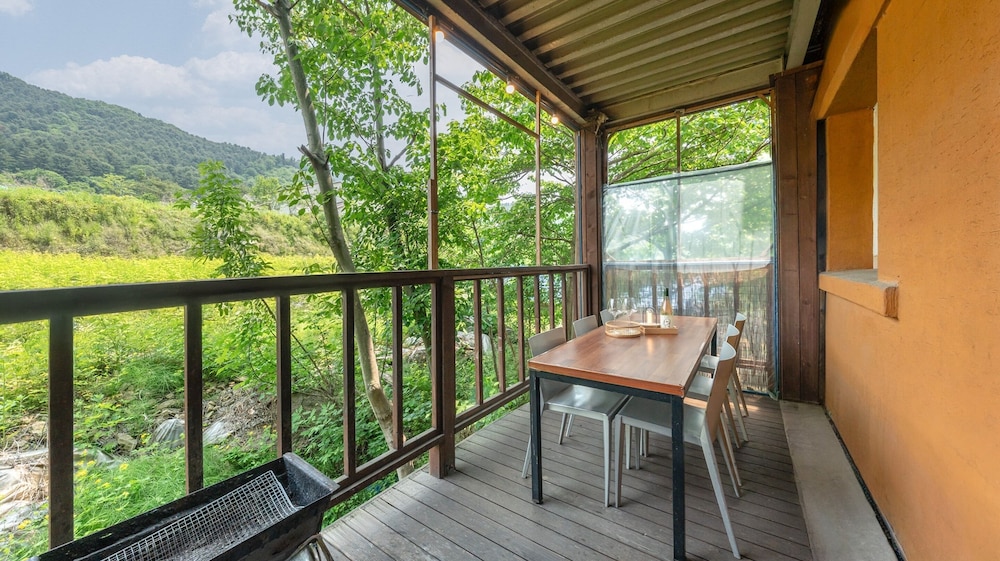 Gapyeong Noksu Valley Pet Group Pension