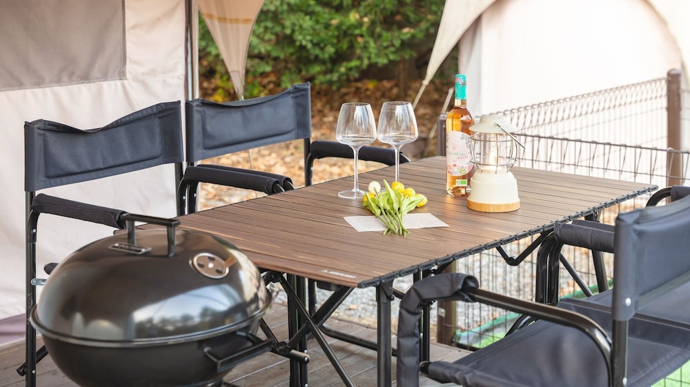 Gapeyong Fourseason Pet Glamping Caravan