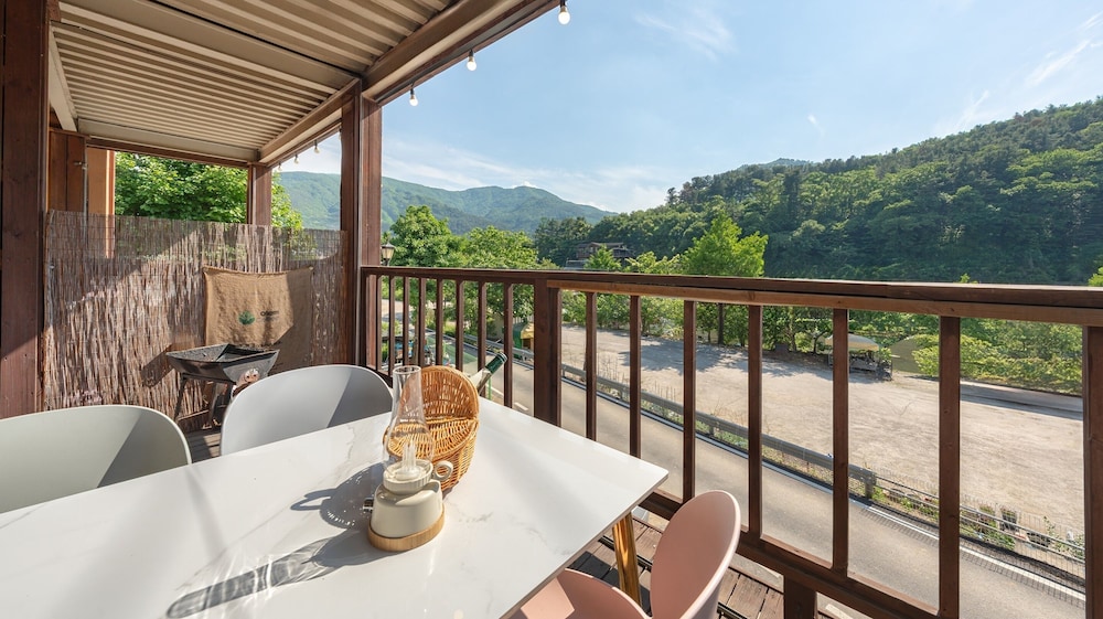 Gapyeong Noksu Valley Pet Group Pension