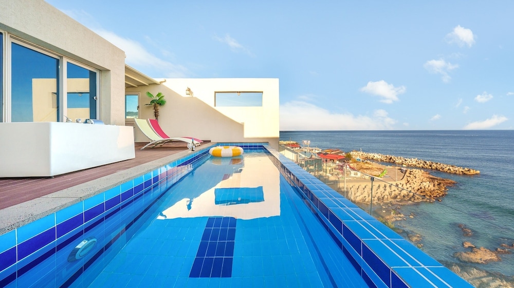 Yeongdeok The Best Pool Villa