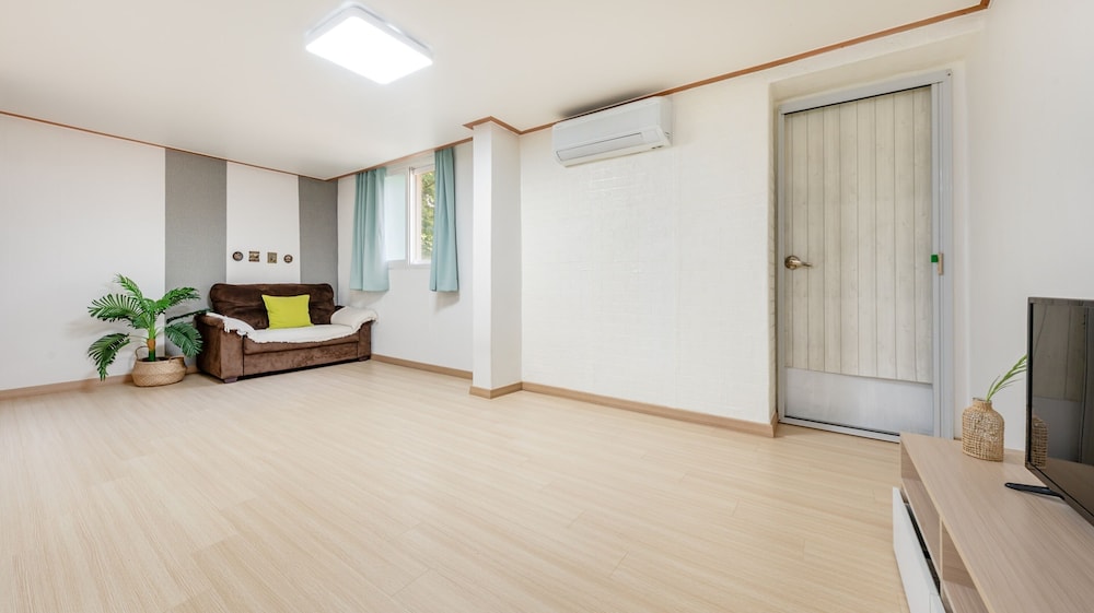 Gapyeong Noksu Valley Pet Group Pension