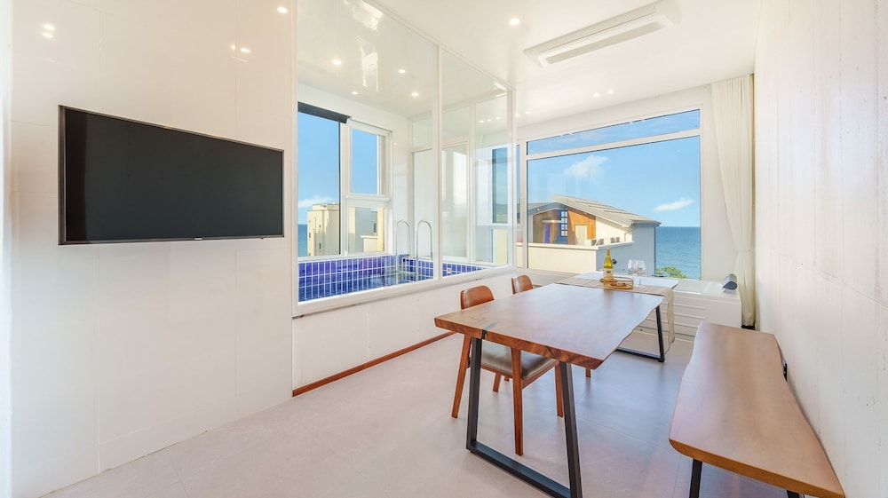 Gangreung cn6 Ocean View spa Poolvilla