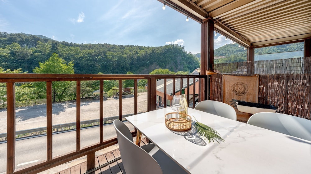 Gapyeong Noksu Valley Pet Group Pension