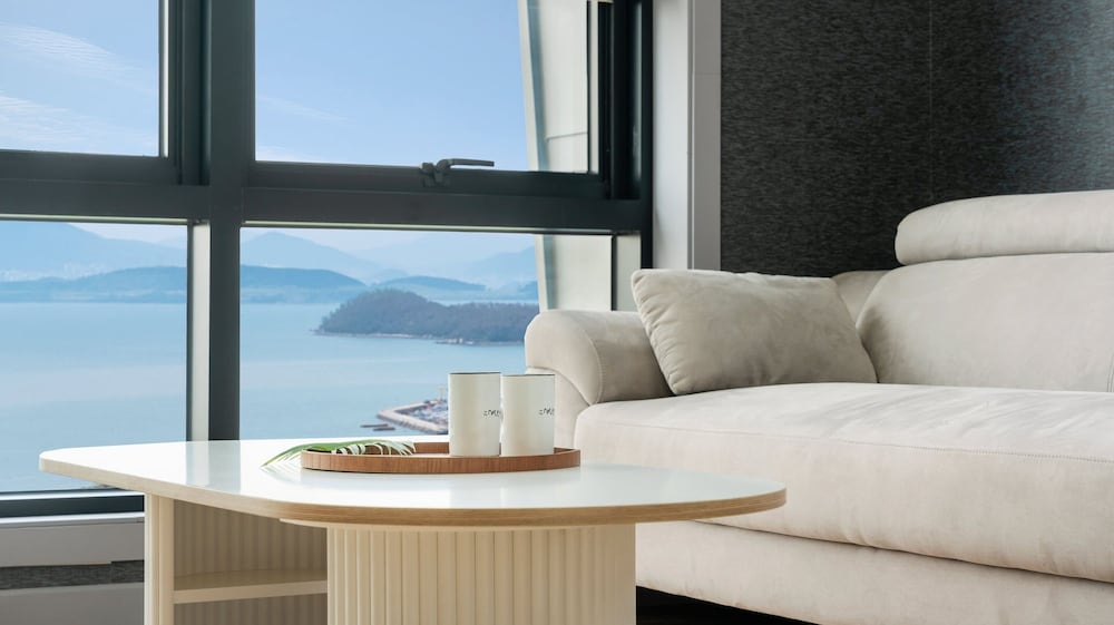 Jigeum Yeosu Ocean View Pension