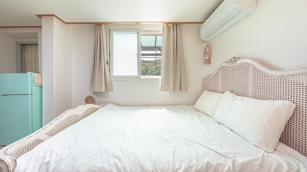 Gapyeong Noksu Valley Pet Group Pension