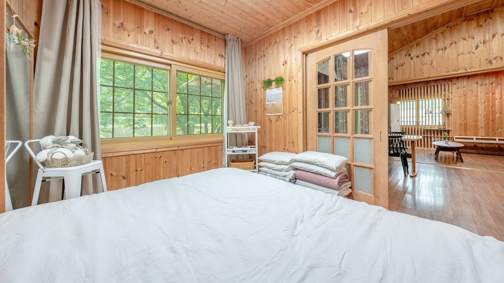 Gapyeong Noksu Valley Pet Group Pension