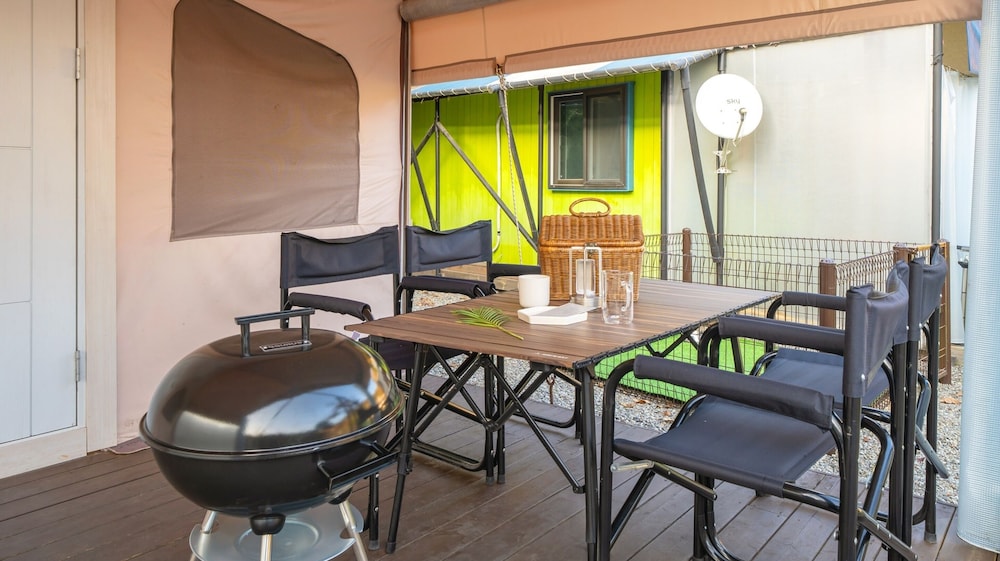 Gapeyong Fourseason Pet Glamping Caravan