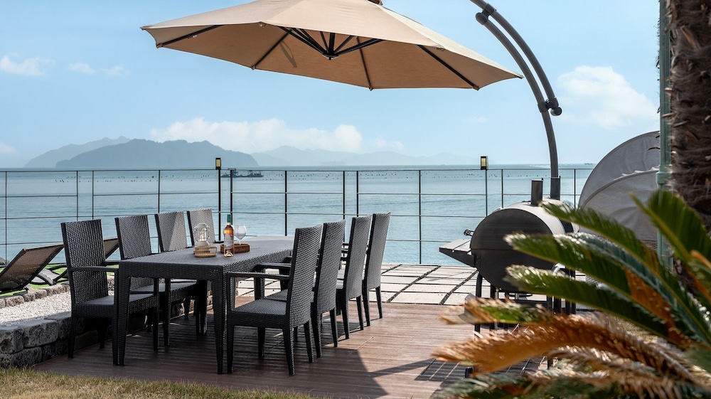 Namhae Orosy Bada Pool Villa & Pension