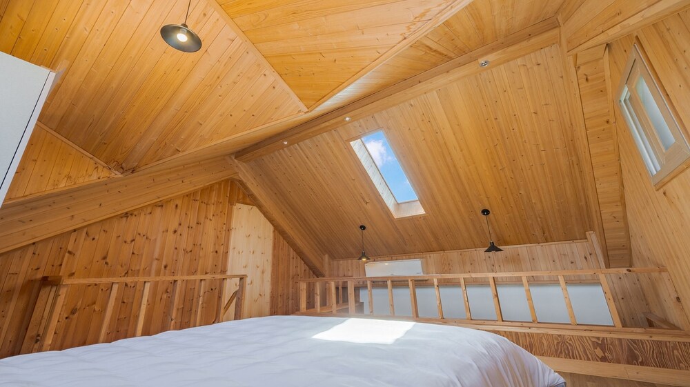 Yeongheungdo Rainbow Ocean View Pension