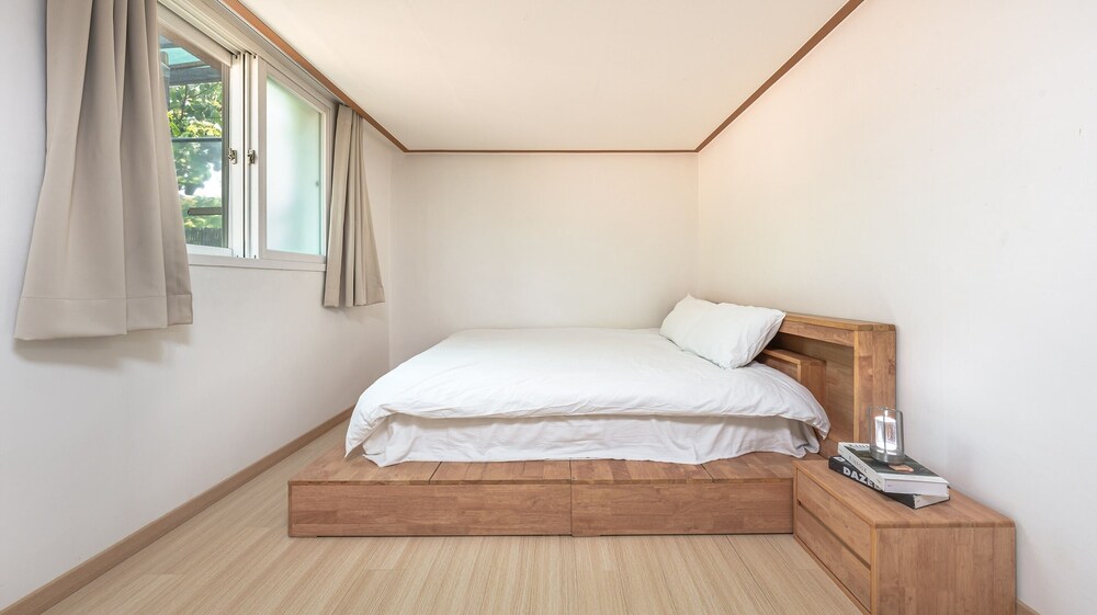 Gapyeong Noksu Valley Pet Group Pension