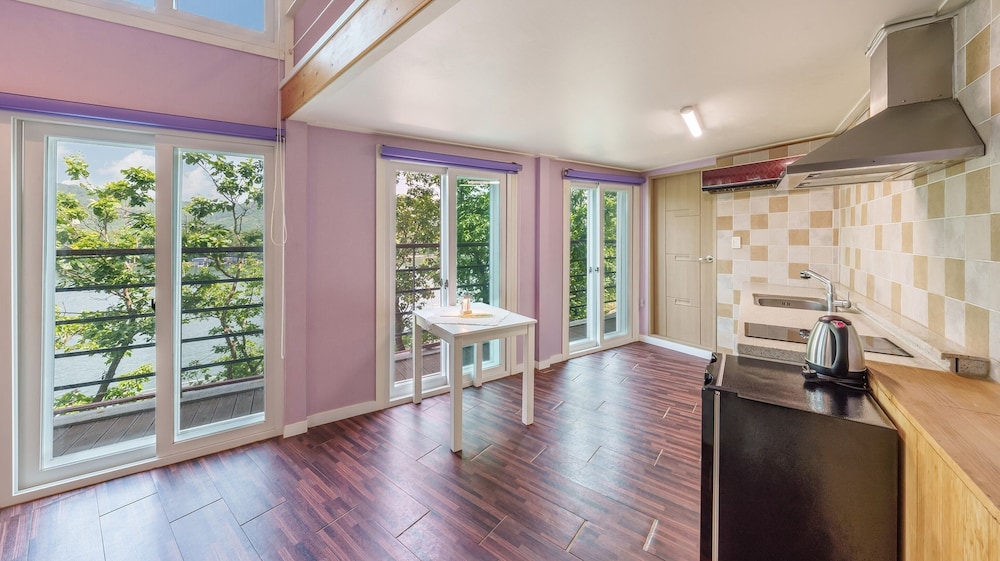 Gapyeong Nami Island Pet-friendly Spa Pe