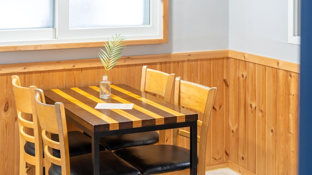 Gapeyong Fourseason Pet Glamping Caravan