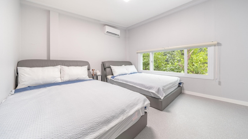 Gapyeong Onestar Pool Villa view 5