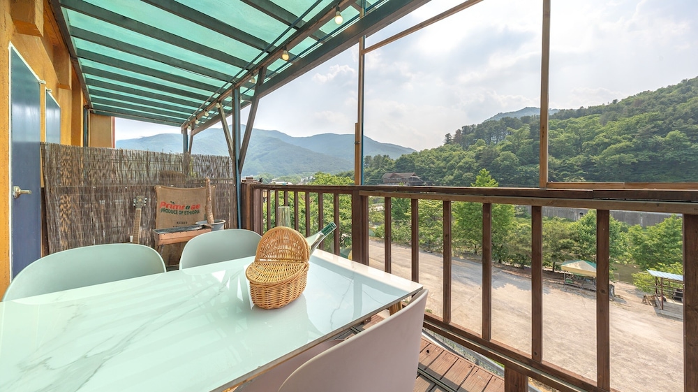 Gapyeong Noksu Valley Pet Group Pension