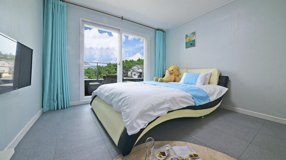 Janghohang J Story Spa Pension view 4