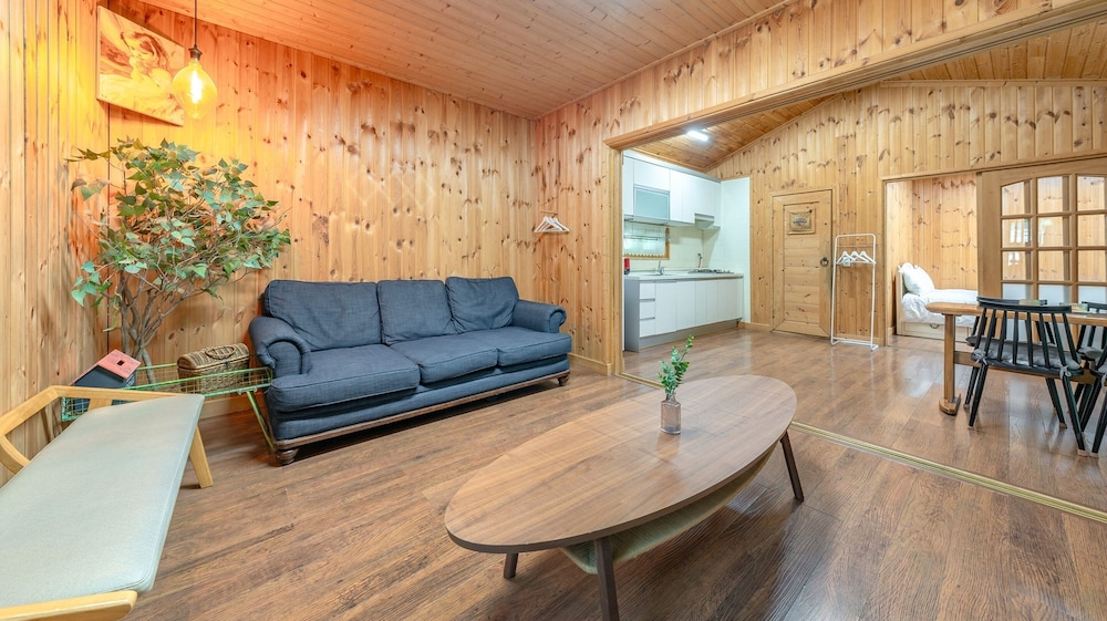 Gapyeong Noksu Valley Pet Group Pension