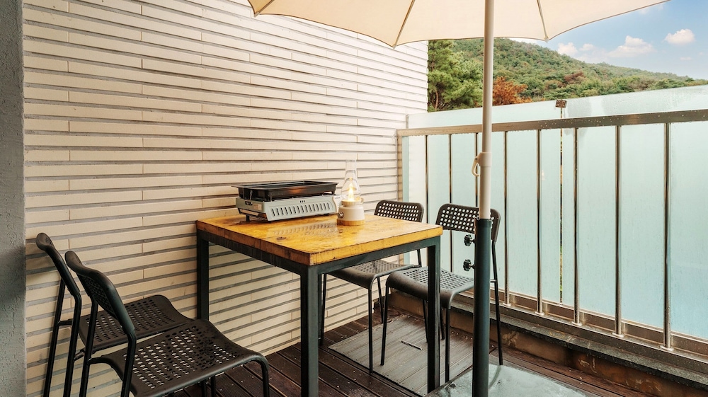 Gyeongju Sky Flower Astro Pool Villa
