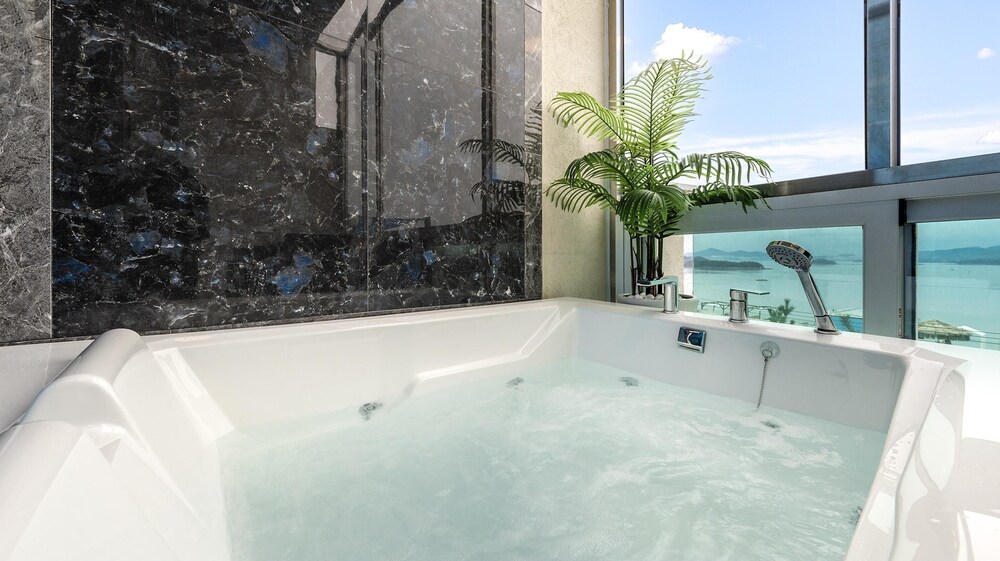 Yeosu Hemiswi SPA Pension view 5