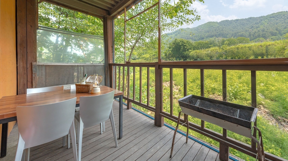 Gapyeong Noksu Valley Pet Group Pension