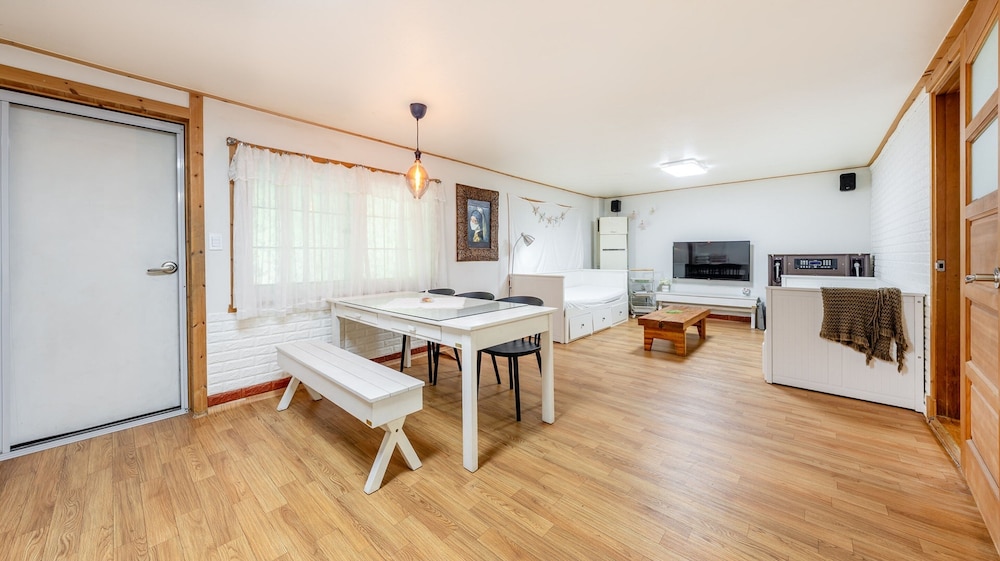 Gapyeong Noksu Valley Pet Group Pension