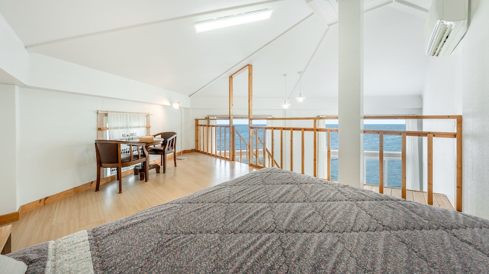 Pohang In The Blue Spa Pension